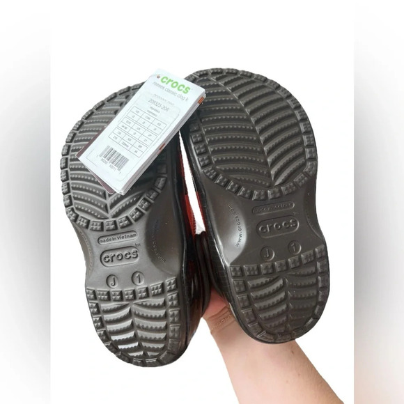 NWT Crocs Classic Clogs Kids Reese’s Candy J1 - Picture 8 of 9